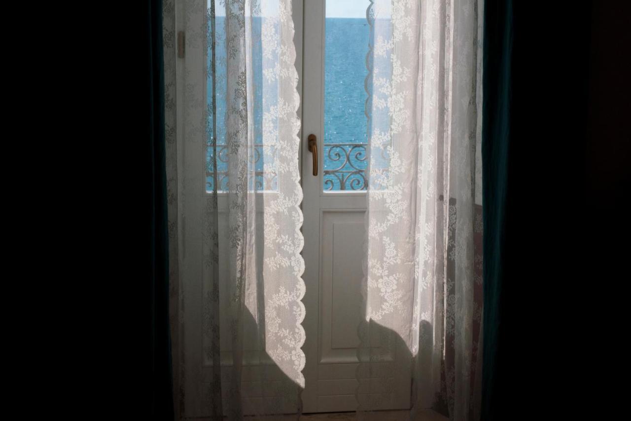 טאראנטו B&B Le Finestre Sul Mare מראה חיצוני תמונה