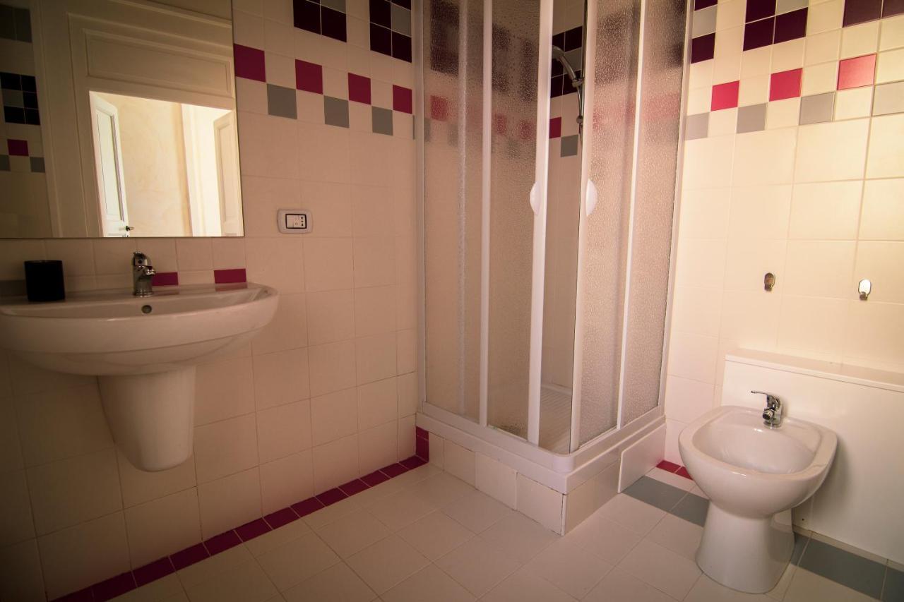 טאראנטו B&B Le Finestre Sul Mare מראה חיצוני תמונה