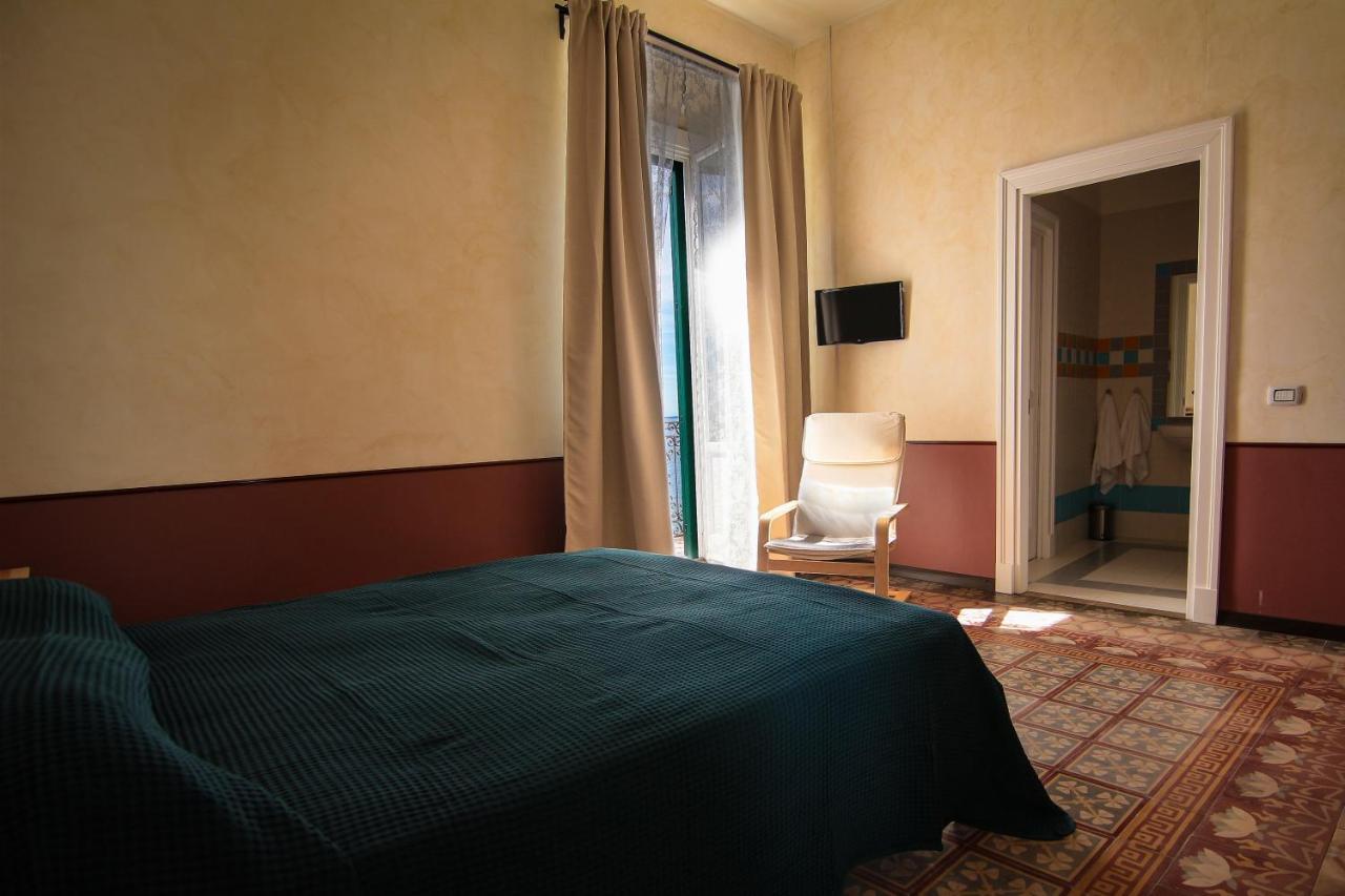 טאראנטו B&B Le Finestre Sul Mare מראה חיצוני תמונה
